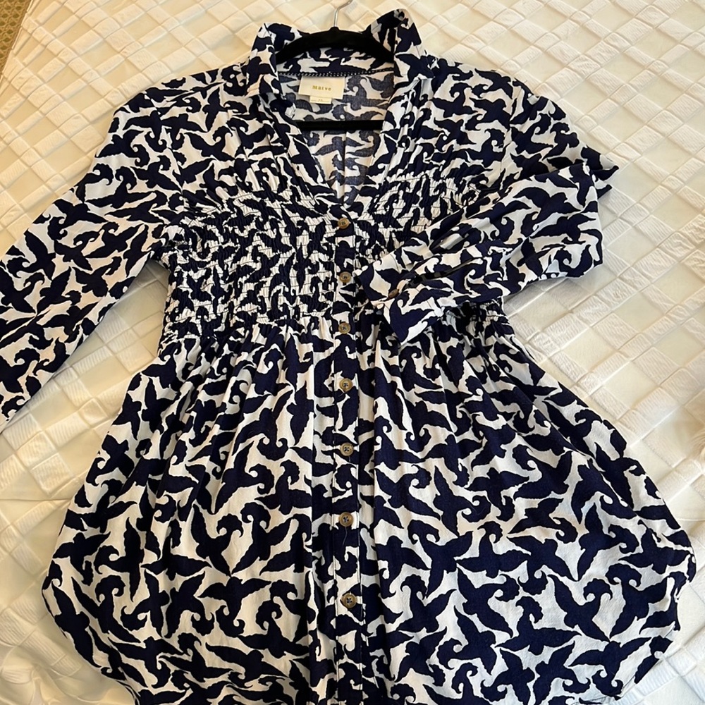 Anthropologie tunic in fun bird print. Size  xs